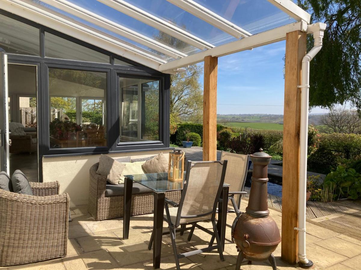 East Hillerton House Guest House Crediton Exterior photo