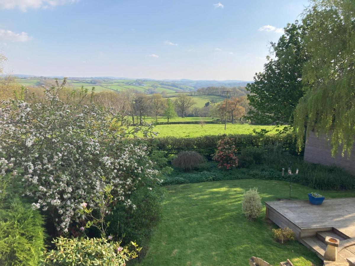East Hillerton House Guest House Crediton Exterior photo
