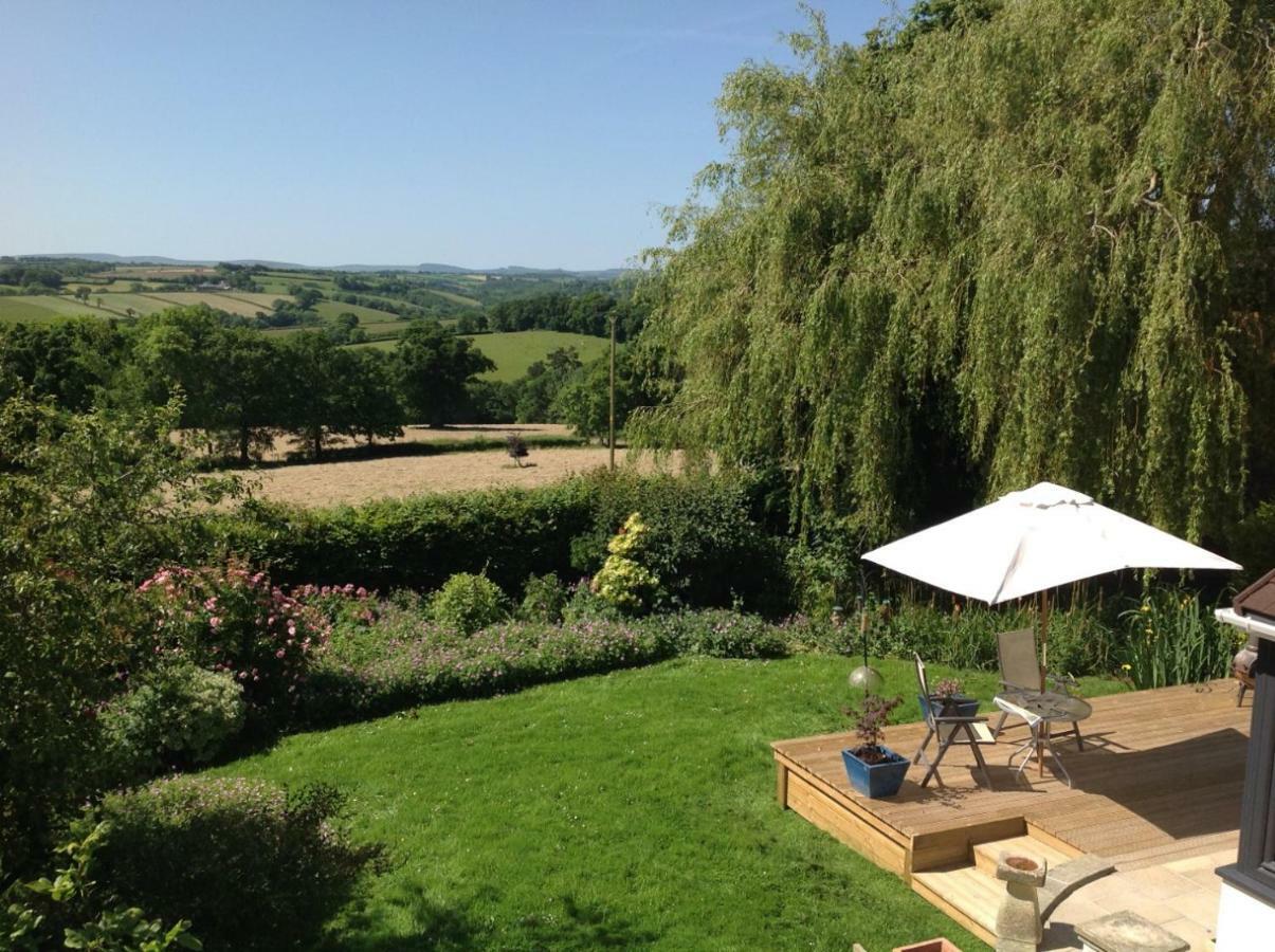 East Hillerton House Guest House Crediton Exterior photo